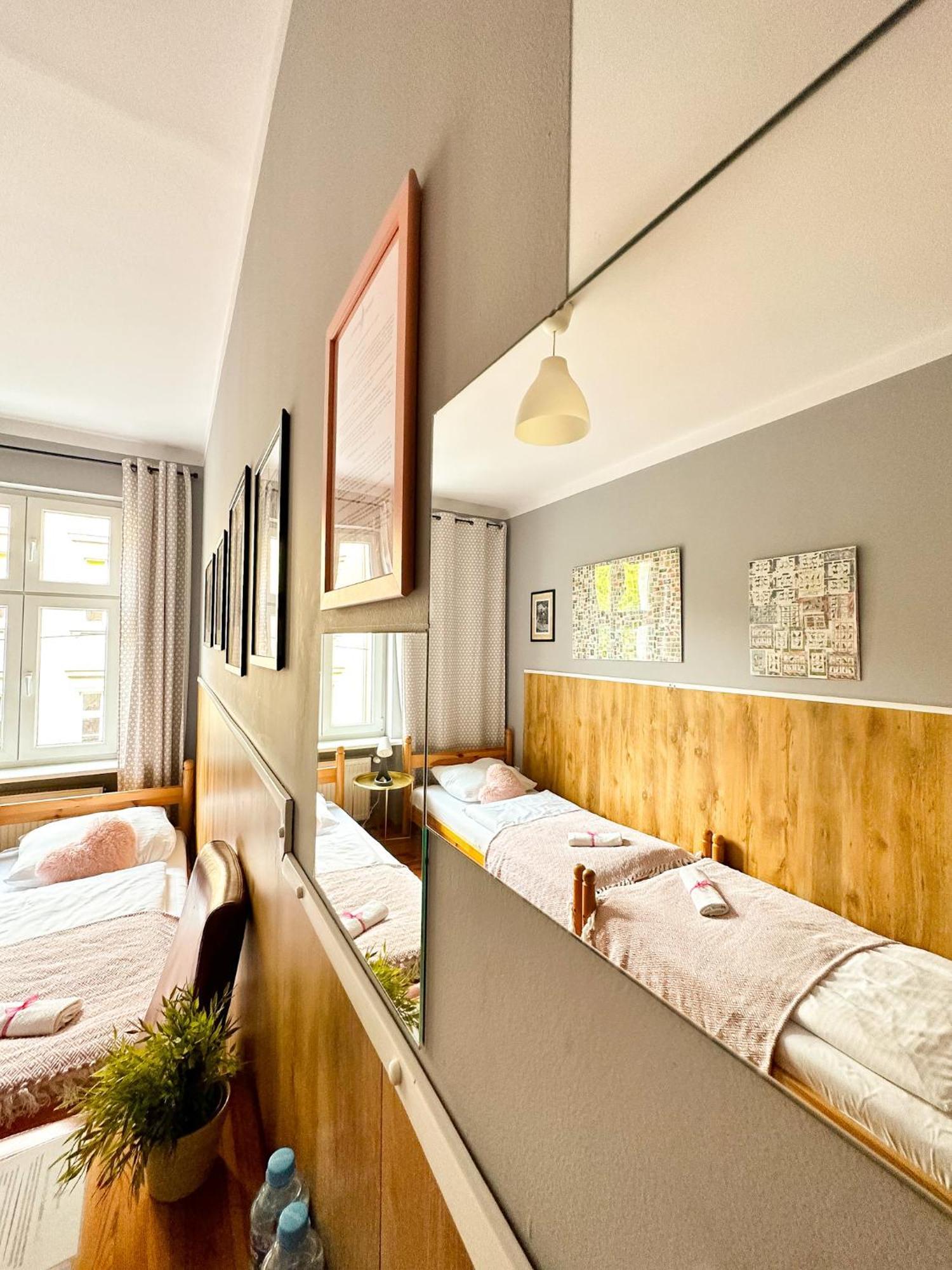 Explorer B&B Old Town Rooms & Apartment #Don'T Be A Tourist, Be An Explorer! Poznan Exterior photo