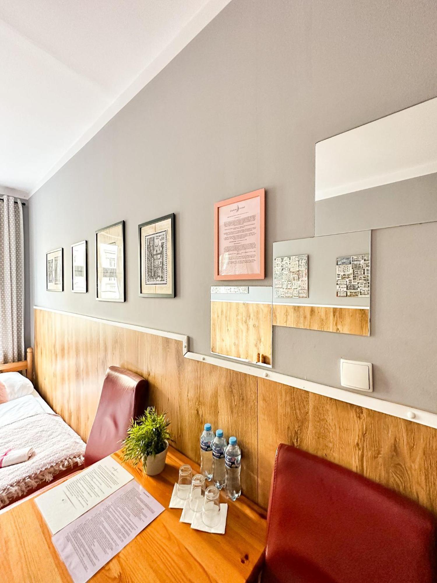 Explorer B&B Old Town Rooms & Apartment #Don'T Be A Tourist, Be An Explorer! Poznan Exterior photo