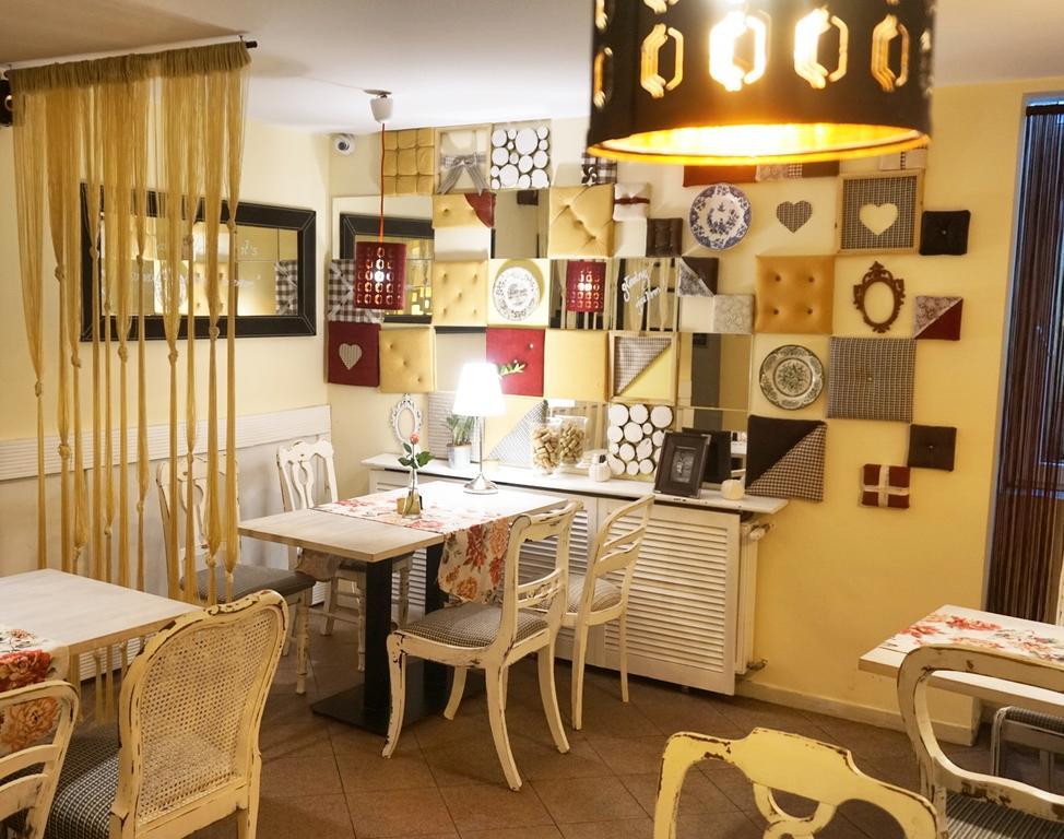 Explorer B&B Old Town Rooms & Apartment #Don'T Be A Tourist, Be An Explorer! Poznan Exterior photo