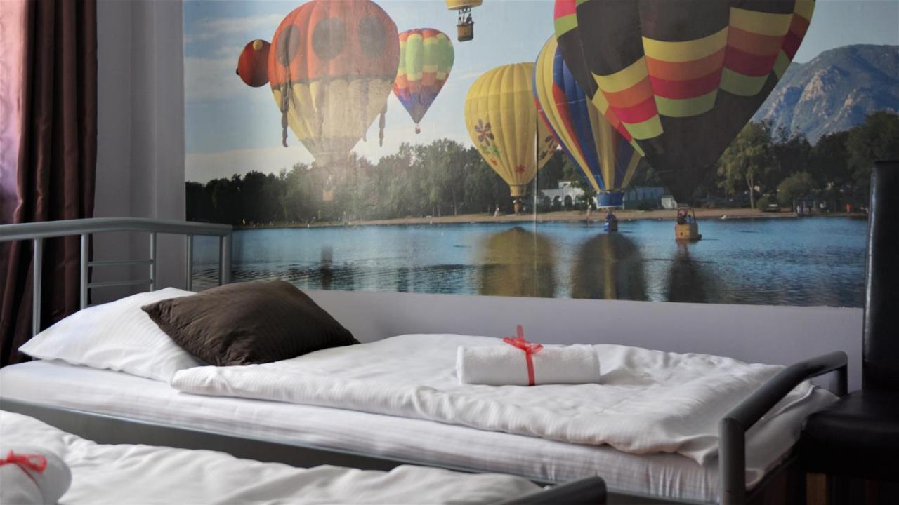 Explorer B&B Old Town Rooms & Apartment #Don'T Be A Tourist, Be An Explorer! Poznan Exterior photo