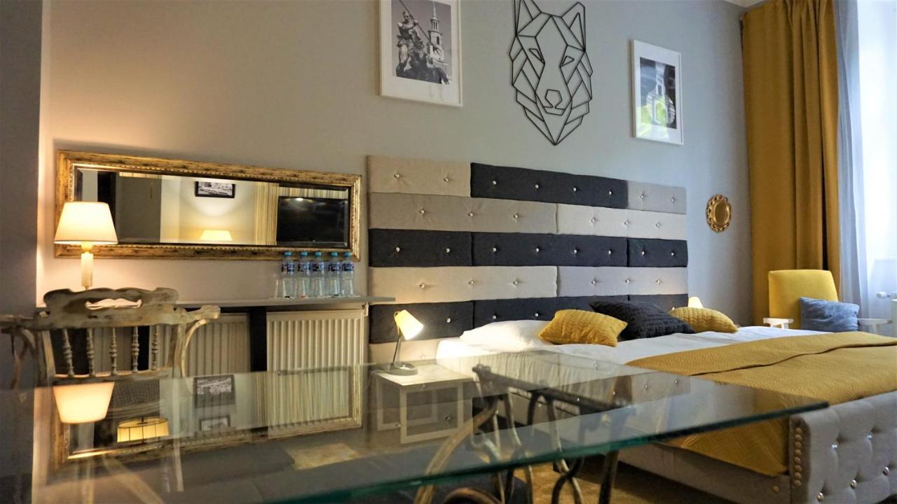 Explorer B&B Old Town Rooms & Apartment #Don'T Be A Tourist, Be An Explorer! Poznan Exterior photo