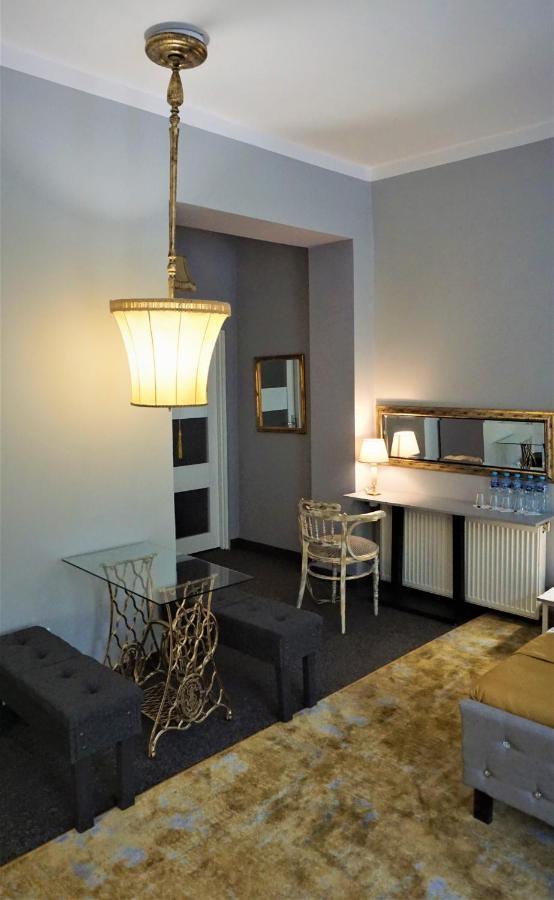 Explorer B&B Old Town Rooms & Apartment #Don'T Be A Tourist, Be An Explorer! Poznan Exterior photo
